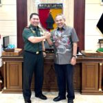 Dr Aqua Dwipayana Silaturahmi dengan Pangdam V/Brawijaya Mayjen TNI Rafael Granada Baay