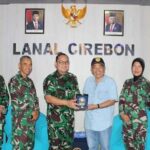 Letkol Ridwansyah Undang Dr Aqua Dwipayana Sharing Komunikasi dan Motivasi di Lanal Cirebon