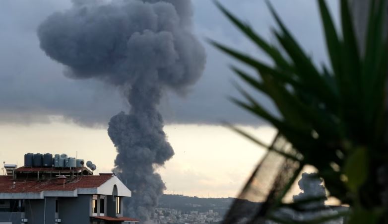 Hizbullah Tembakkan Rentetan Roket ke Pangkalan Israel