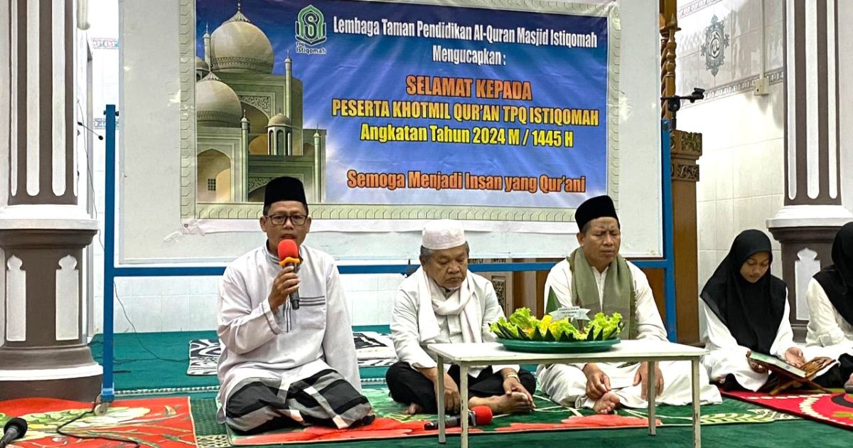 Santri-Santriwati TPQ Masjid Istiqomah Gelar Syukuran Khotmil Quran ...