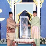 MTQH XXXII Tingat Kota Batam Selesai, Wali Kota Rudi Serahkan Piala Bergilir ke Camat Sagulung