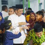 Gubernur Ansar Apresiasi Jamaah Masjid Darul Mukhlisin Tetap Istiqomah di Akhir Ramadhan