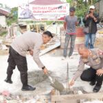 Kapolres Karimun Bedah Rumah Korban Angin Puting Beliung di Batu Lipai Baran Timur