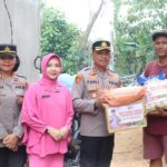 Kapolres Karimun dan Bhayangkari Beri Bantuan Korban Bencana Puting Beliung