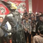 Kunjungi Pameran Butet, Megawati Disambut Patung Pria Kurus Hidung Panjang