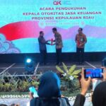 Agusman Kukuhkan Kepala OJK Provinsi Kepri Sinar Danandjaya