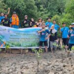 Jaga Kelestarian Lingkungan, PLN Batam Tanam 1.000 Pohon Mangrove di Pantai Nongsa