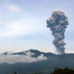 Gunung Marapi Kembali Erupsi, Muntahkan Abu dan Awan Panas