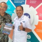 Mengapresiasi Hadiah Buku dari Kepala Pemberitaan TVRI Aceh Mahyar Jamal