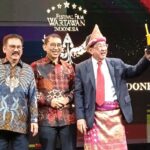 Ilham Bintang dan Anwar Fuady Raih Penghargaan Lifetime Achievement FFWI 2024