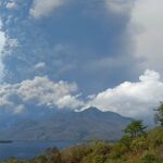 Gunung Lewotobi Kembali Meletus, BNPB Pertimbangkan Perluas Zona Bahaya Erupsi