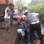 Truk Pengangkut Ayam Hilang Kendali, Tabrak Pemotor di Jalan Lintas Barat Bintan