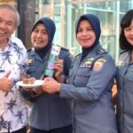 Merayakan Usia 55 Dr Aqua Dwipayana di Bandara Sultan Hasanuddin Makassar