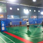 Jalin Silaturahmi Lewat Badminton, Ketua PWI Bintan Lawan Kapolres Bintan