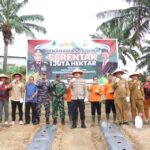 Polres Karimun Dukung Program Swasembada Pangan dengan Menanam Jagung Serentak