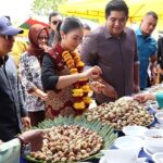 Usai Resmikan Kedai Oleh-oleh di Bintan, Wamenpar Puji Durian Daun dan Sambal Gonggong