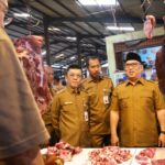 Wagub Kepri Sidak Pasar Bintan Center dan Gudang Bulog untuk Pantau Kestabilan Harga Pangan Menjelang Ramadhan