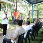 Komitmen Tangani Sampah Batam, Wali Kota Batam Serahkan 40 Unit Bin Container Sampah