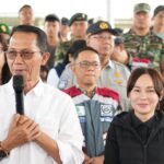 Pastikan Kelancaran Mudik, Amsakar-Li Claudia Tinjau Pelabuhan dan Bandara