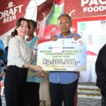 Peduli Kesejahteraan Warga, Wakil Kepala BP Batam Li Claudia Chandra Serahkan Insentif kepada 449 Lansia