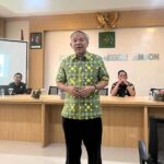 Pakar Komunikasi Dr Aqua Ajak Pegawai Kejari Ambon Bangun Kepercayaan Publik Lewat Integritas