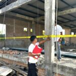 Dua Kuli Bangunan Jatuh Saat Bangun Ruko Sevenland Tanjunguban Bintan