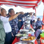 Sekdaprov Kepri Adi Dampingi Dirjen Perhubungan Laut Tinjau Pembangunan Menara Suar Karang Singa