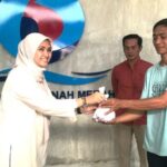 PT PP Tirta Tanah Merah Salurkan Hewan Kurban untuk Warga Sekitar Kedungwaringin