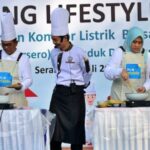 Gubernur Banten Andra Soni Masak Pakai Kompor Induksi, Dorong Gaya Hidup Ramah Lingkungan