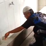 Komunitas ‘DKM Bismillah’ Batam Konsisten Bersihkan Toilet Masjid