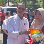 Wali Kota dan Wakil Wali Kota Batam Serahkan 1.500 Paket Sembako untuk Petugas Kebersihan DLH