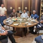 Jelang Pindah ke Sorong, Yohan Setia Putra Jamu Makan Malam Gubernur AAL Laksda TNI Dato Rusman Sutan Nurdin di Surabaya