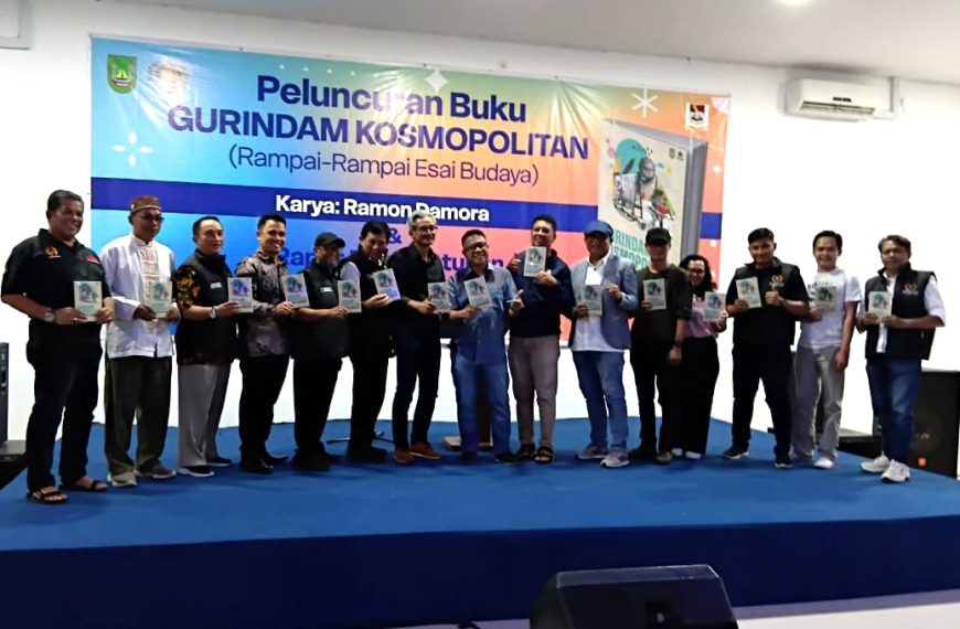 Ramon Damora Luncurkan ‘Gurindam Kosmopolitan’ di Kampus Galileo Batam