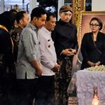 Wapres Gibran Melayat ke Keraton Surakarta Beri Penghormatan Terakhir ke PB XIII