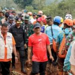 Ahmad Luthfi Perintahkan Tim SAR Temukan Seluruh Korban Longsor di Cilacap