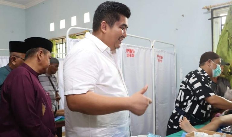 Bupati Bintan Hadiri Khitan Massal Baznas 2025