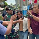 TNI Bubarkan Konvoi Massa Yang Kibarkan Simbol Bulan Bintang Di Aceh