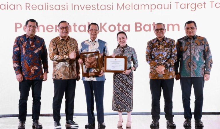 Pemko Batam Borong Dua Penghargaan BKPM, Realisasi Investasi 2025 Tembus Rp69,3 Triliun