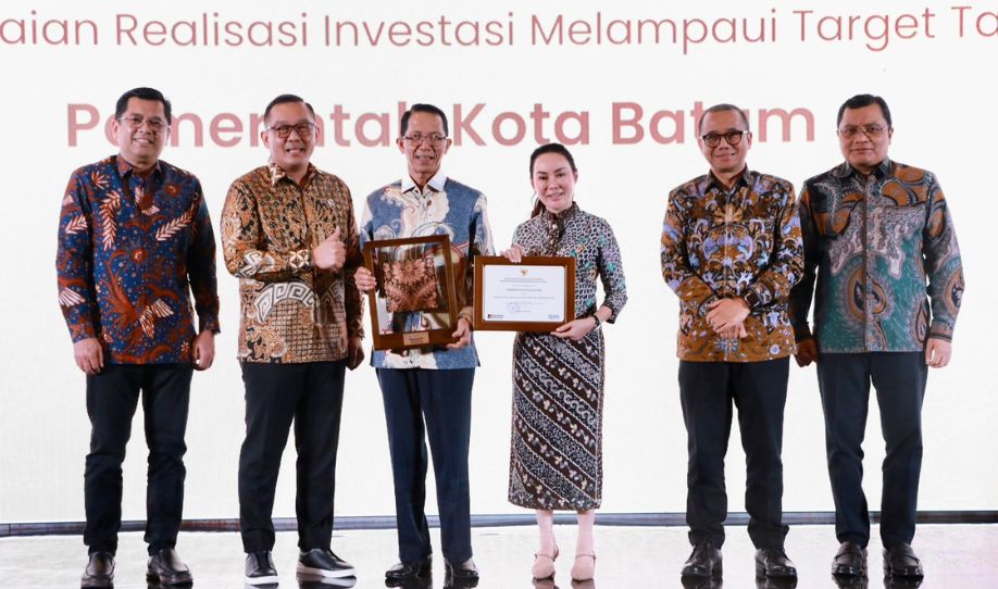Pemko Batam Borong Dua Penghargaan BKPM, Realisasi Investasi 2025 Tembus Rp69,3 Triliun