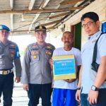 Jelang Hari Raya Idul Fitri 1447 H Kapolsek Teluk Bintan Bagikan Paket Sembako ke Sejumlah Warga