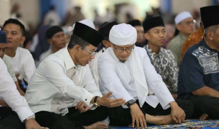 Amsakar Hadiri Tabligh Akbar AGPAII Batam, Aa Gym Tekankan Peran Strategis Guru
