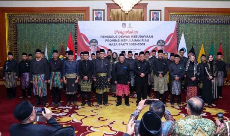 Ansar Ahmad Lantik Dewan Kebudayaan Kepri 2026-2031, Rida K Liamsi Jadi Ketua Umum