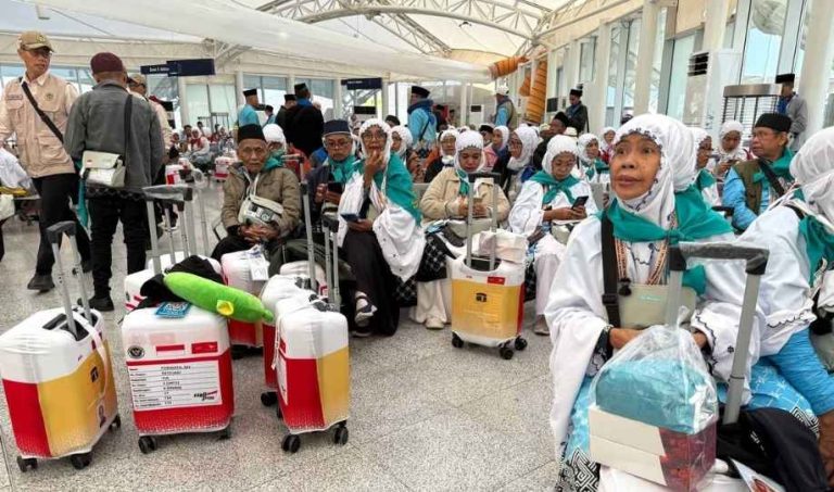 Syukur dan Haru Iringi Kedatangan Jemaah Haji Indonesia Kloter Pertama di Madinah