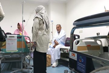 Tiga Jemaah Haji Sakit Dievakuasi dari Madinah ke Makkah dengan Ambulans