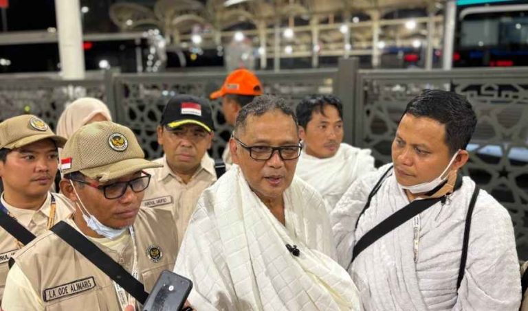 Pastikan Layanan Optimal, Menhaj Tinjau Pos Petugas di Masjidil Haram dan Terminal Syib Amir