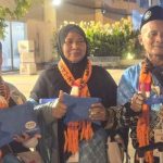 Jemaah Haji Surabaya Kloter 32 Tiba di Madinah Terima Travel Kit dari Wapres