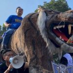 Maung Raksasa Bomber Meriahkan Konvoi Persib Juara di Asia Afrika