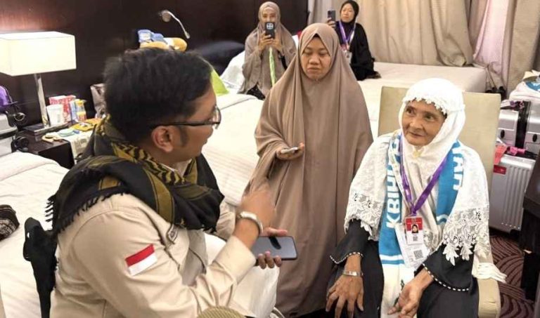 Dari Ember Bawah Ranjang, Jumaria Berangkat ke Baitullah