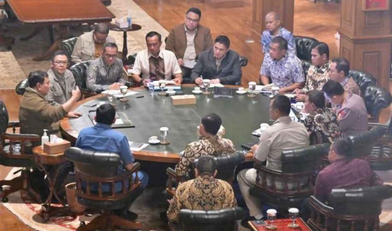 Prabowo Subianto Gelar Ratas di Hambalang, Bahas Isu Strategis Nasional hingga Pendidikan dan Aspirasi Pekerja