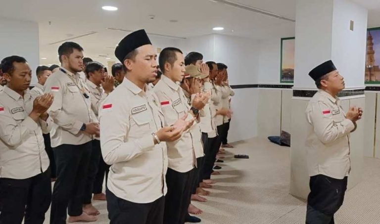 Sedang Bertugas Melayani Tamu Allah, Kapten Supriadi Ditinggal Istri Menghadap Ilahi
